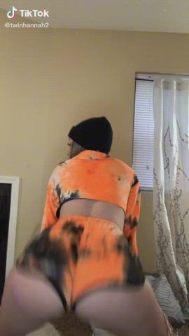 Ass Jiggling Pawg Shorts TikTok clip