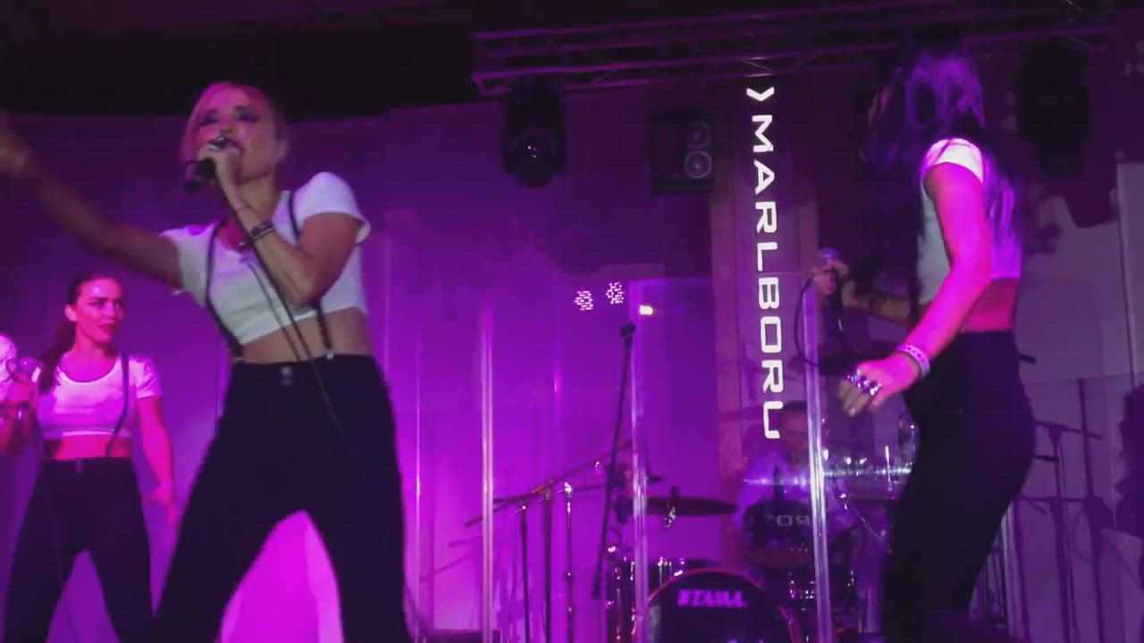 Serebro : Olga Seryabkina's Tits Bouncing In Her Top While Performing Live On Stage