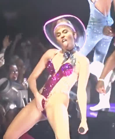 Clit Rubbing Miley Cyrus Pussy Rubbing clip