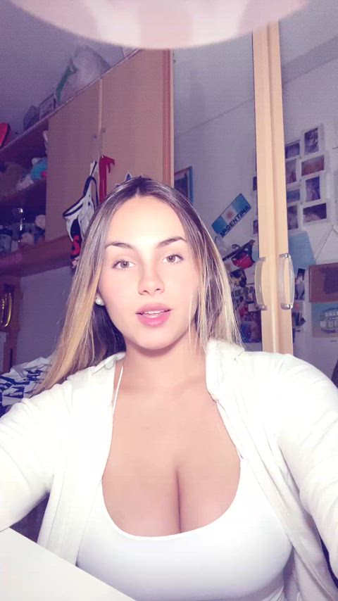 @carolinaa.ro (TikTok link included)