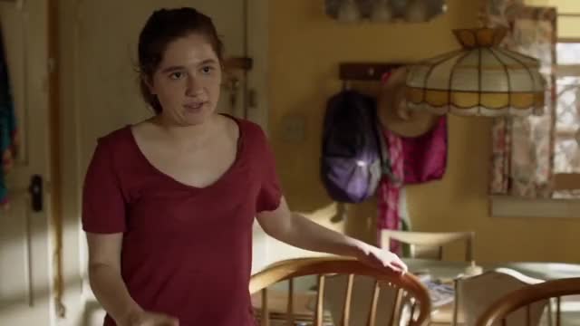 Emma Kenney Jiggles in Shameless