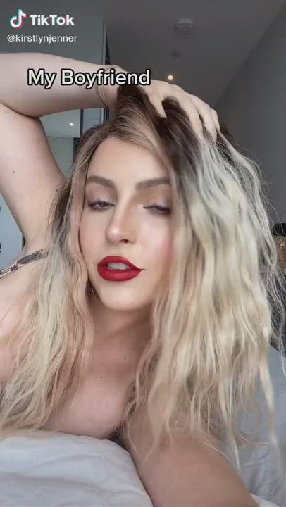 HUGEE TIK-TOK THOT GOES FULL NUDE FOR HER ONLYFNS (LINK 🔗 IN COMMENTS)