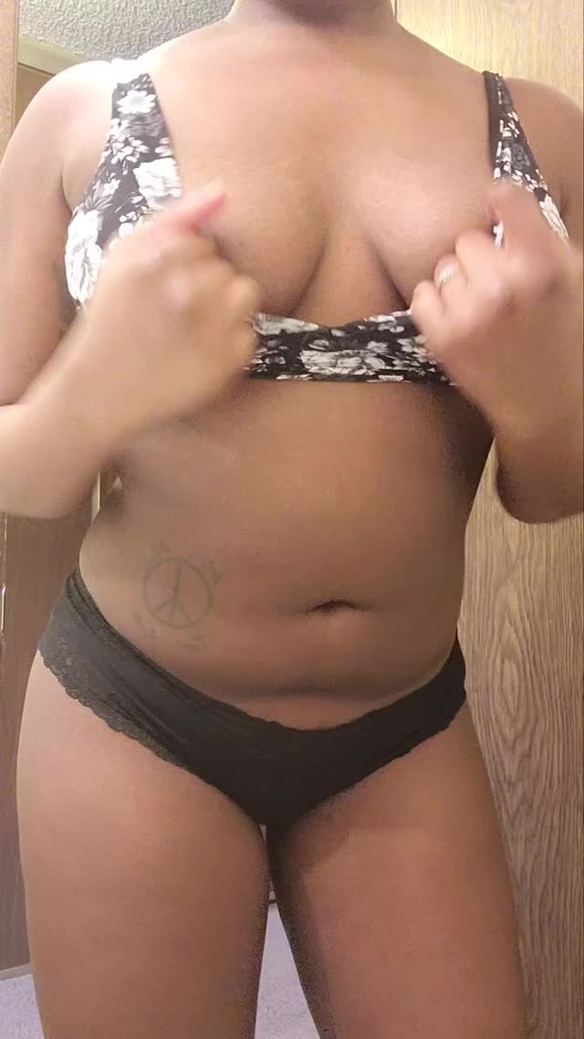 Thick Ebony with Big Tits