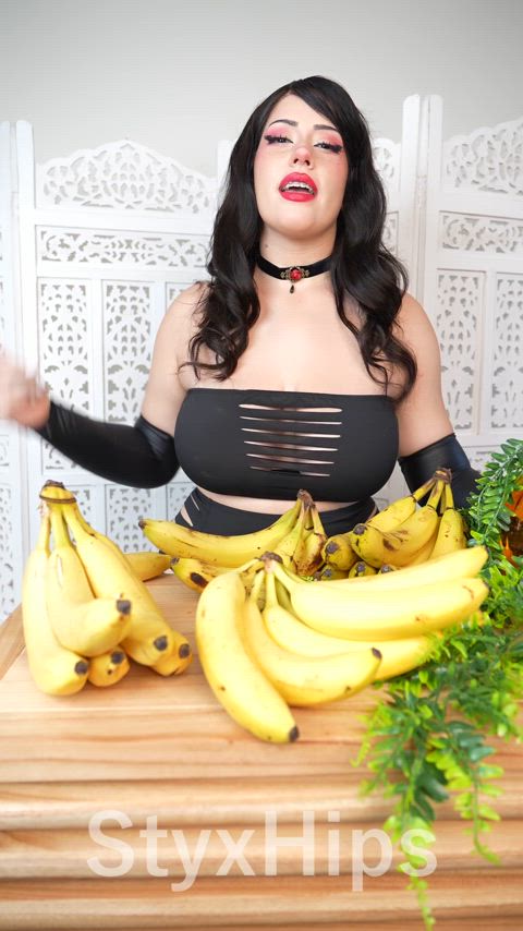 🍌 SPECIAL SURPRISE BANANA MUKBANG 🍌