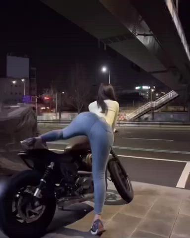 I would definitely ride back seat of Xxapple booty on a bike