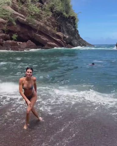 ass bikini kendall jenner clip