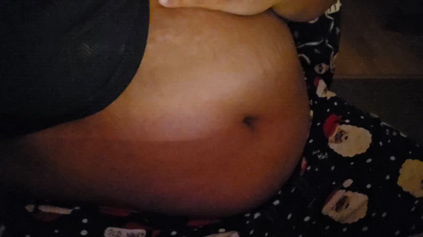 18 years old chubby cute ebony nsfw stomach tease curvy-chicks legal-teens clip