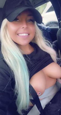 Blonde Car Flashing Natural Tits clip