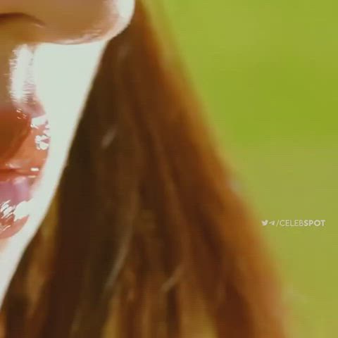 Beautiful actress Mehreen Pirzada juicy lips &amp; hot back🔥