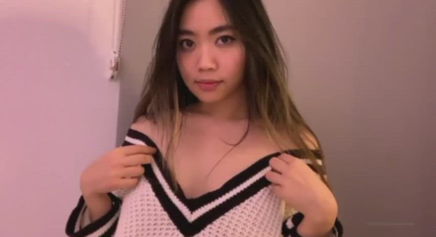Asian Natural Tits Teen clip