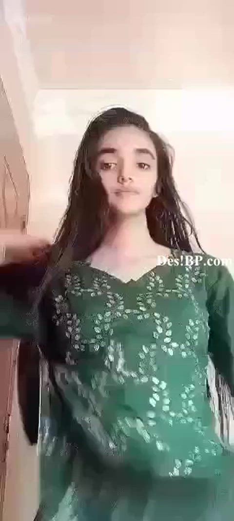 pakistani selfie striptease amateur-girls clip