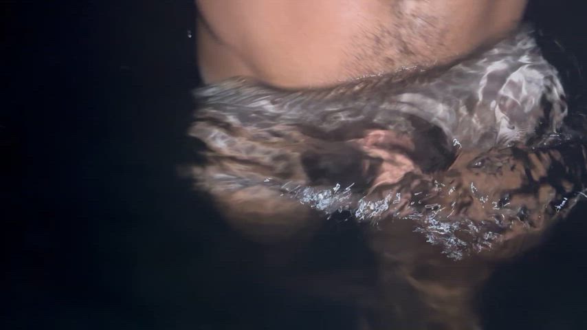 [25] Skinny Dipping at Night