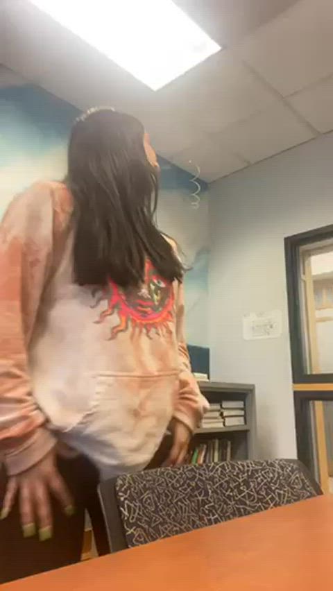 Shaking my boobs in class :)