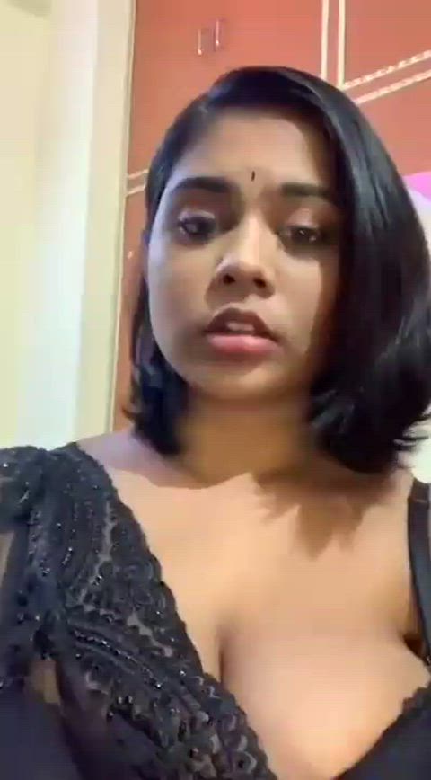 boobs cleavage hindi saree clip