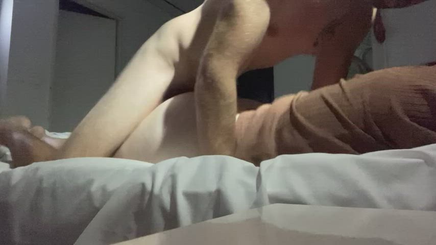 [M4A] looking for someone who wants to fuck while my gf is out for coffee (I’ve