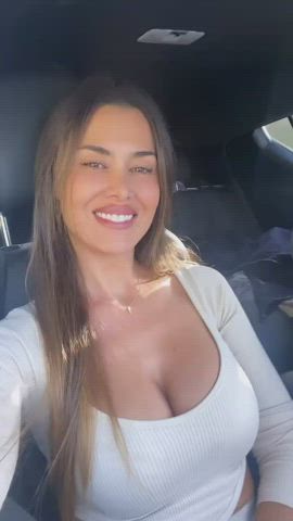 boobs cleavage downblouse model spanish clip