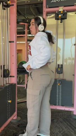 The sheer amount of thickness on this girls lower body is insane! Cheeks and thighs