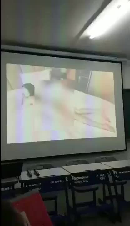 University of Toronto professor accidentally plays porn during lecture and it takes
