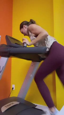 celebrity spandex workout clip