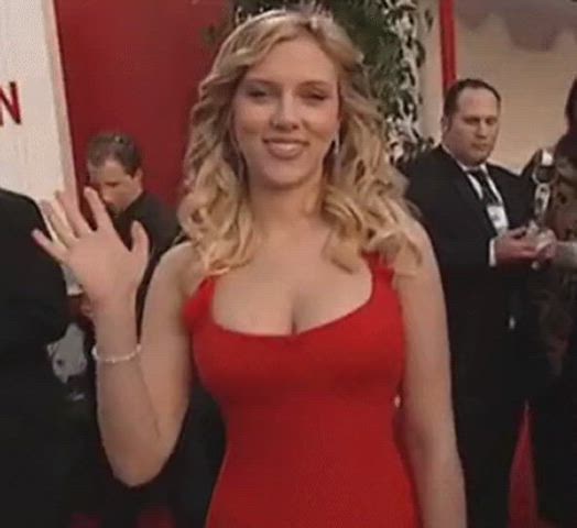 celebrity cleavage scarlett johansson clip