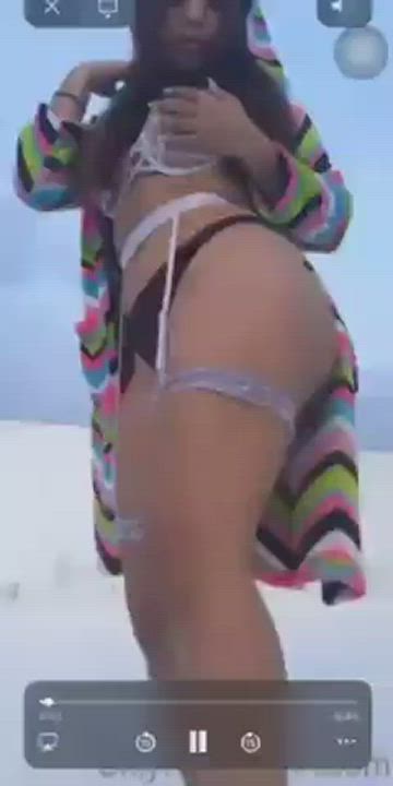Latina Lingerie Twerking clip