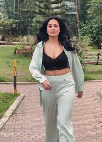 Sexy MILF Kamya Punjabi and her bouncing tiddies