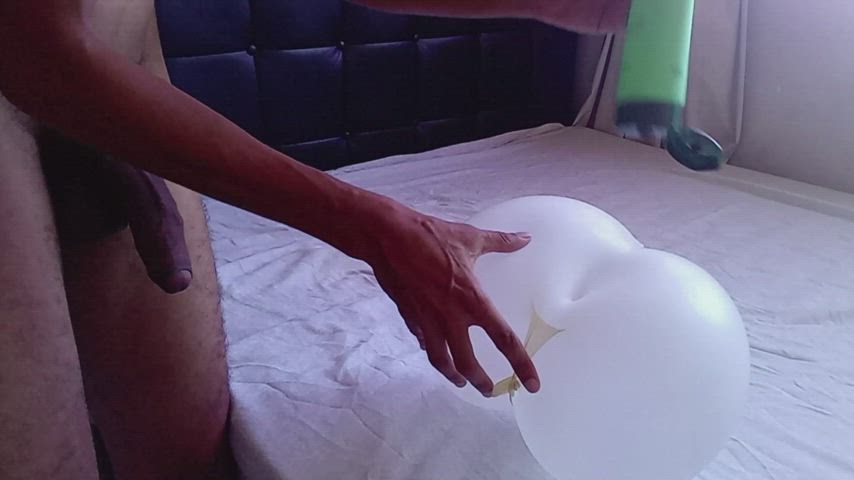 Did you know that you cam make a sex toy using a latex glove?