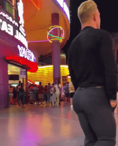 Blonde Bodybuilder Bubble Butt Clothed Gay Public clip