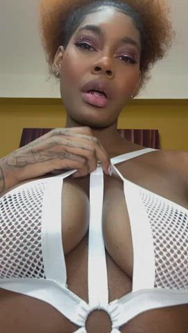 amateur big tits boobs brunette ebony piercing public redhead tits clip