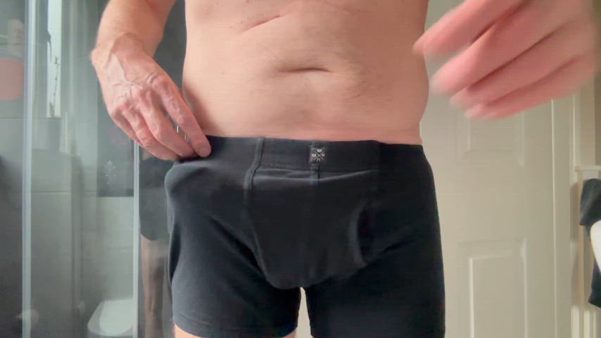 (53) Uk guy…how’s this for a reveal ladies. DMs open