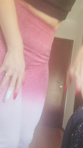 Anyone likes my pink leggings?