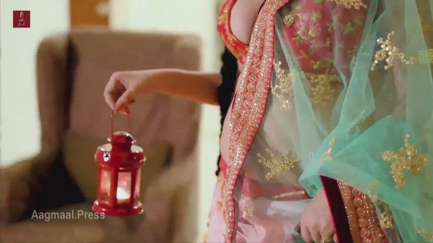 A@bh@ P@ul wishing everyone happy Diwali in a sexy saree - Full video in comments