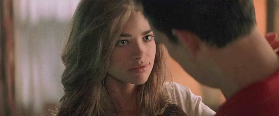 denise richards and neve campbell, three-way