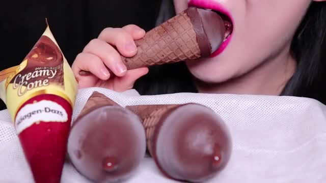 제인_초콜릿 아이스크림 콘 리얼사운드 먹방-1
