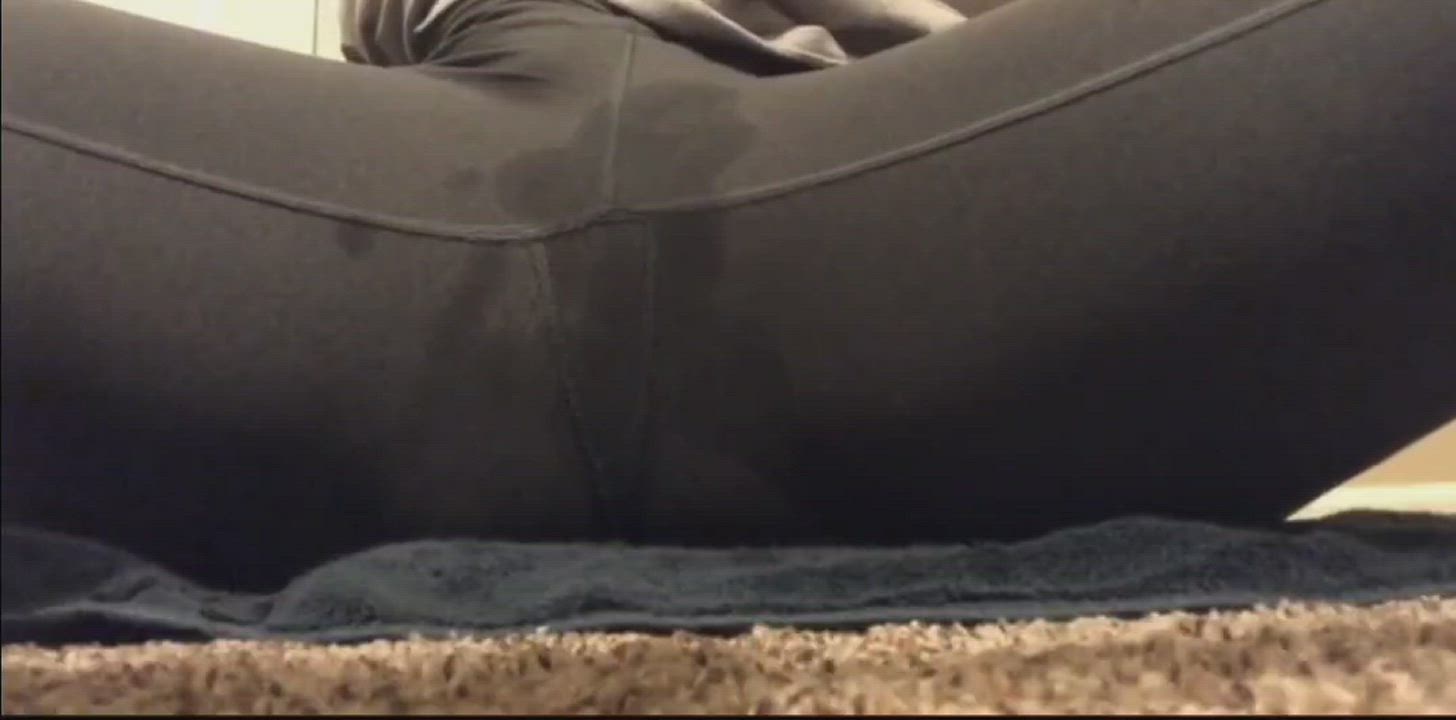 Leggings Pussy Squirting clip
