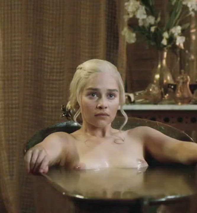 Bath Celebrity Emilia Clarke Natural Tits Nude Small Tits Wet clip