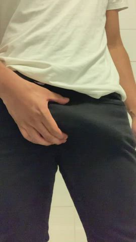 (19, 6ft 5) Interact with this post if you’d suck my thick virgin cock??‍♂️