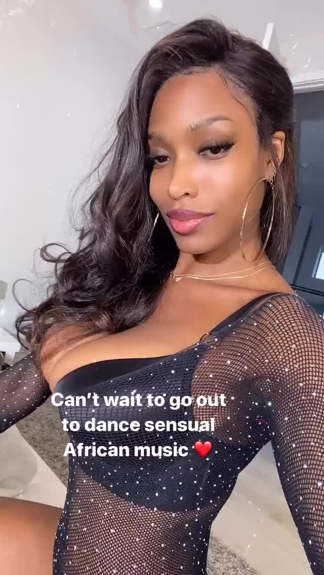 Hot Ebony Can't Wait to Dance