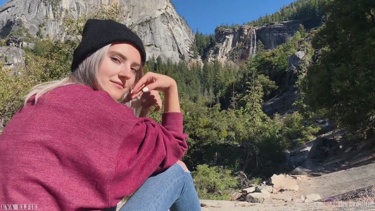 Hiking in Yosemite ends with a hot blowjob [Eva Elfie]