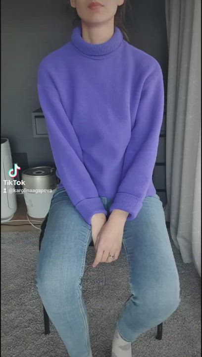 Petite Skinny TikTok clip