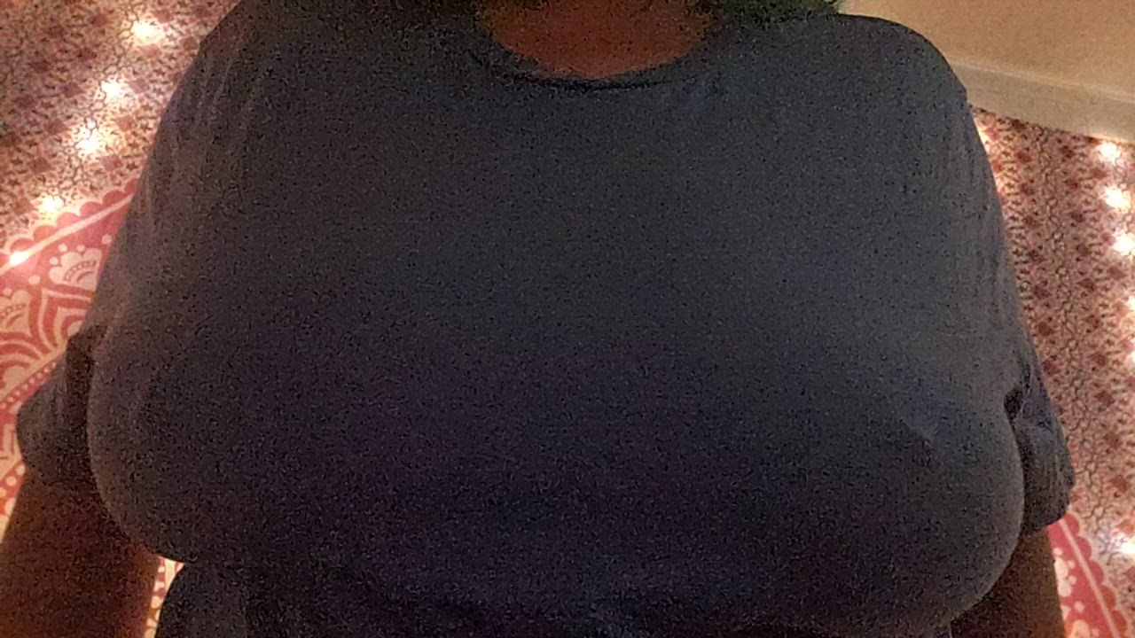 T-shirt titty drop