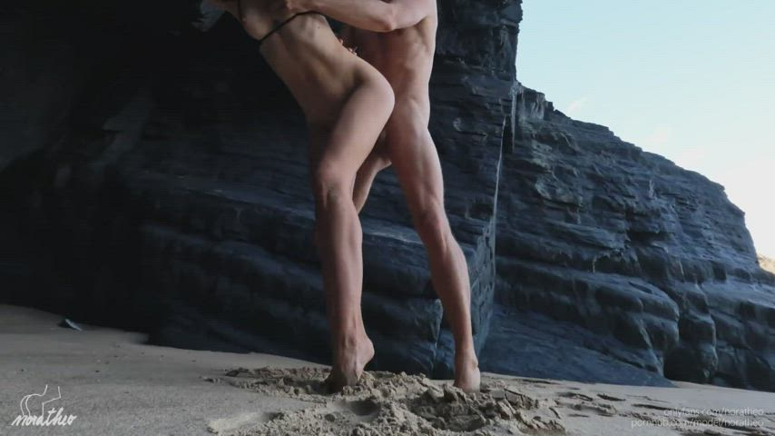 Beach Couple Doggystyle Sex clip
