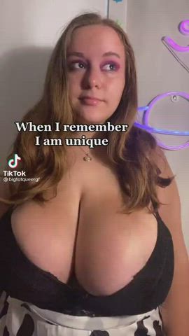 Bra Cleavage Huge Tits clip