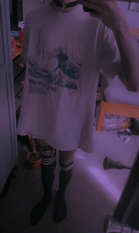 do i look cute in my oversized shirt? ^_^