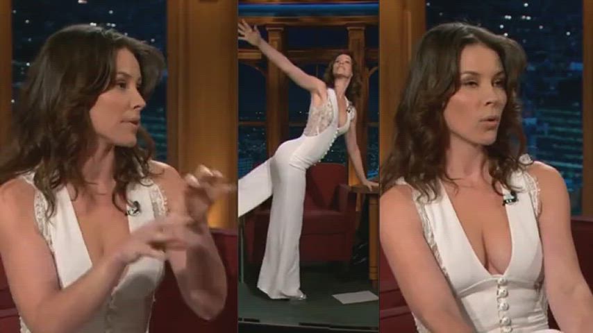 celebrity cleavage evangeline lilly clip