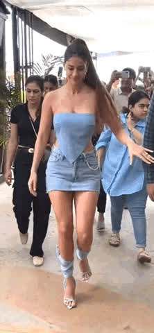 bollywood boobs cleavage clip