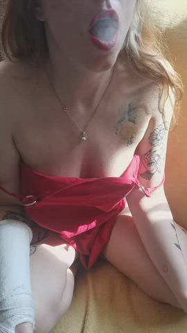 Fetish Redhead Smoking Tits clip