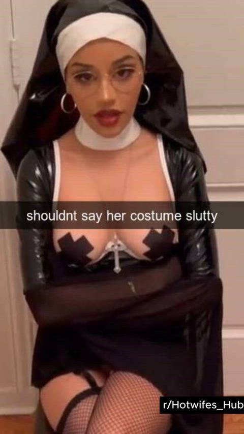 Her BF called her costume slutty so she sucked my dick