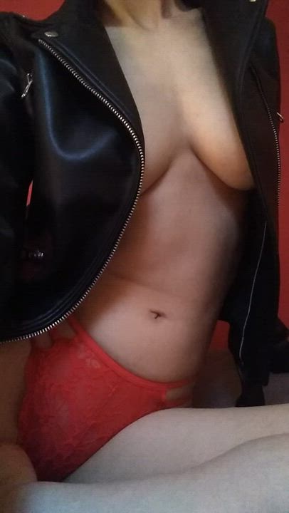 Just 104 lbs in leather ;)