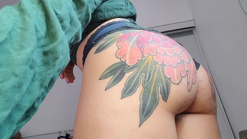 ass big ass bubble butt onlyfans pawg striptease tattoo tease clip